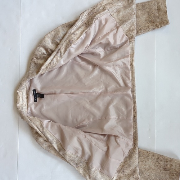 INC Snakeskin Print Sheen Cropped Dressy Blazer M Cream Tan Pattern - Picture 12 of 16